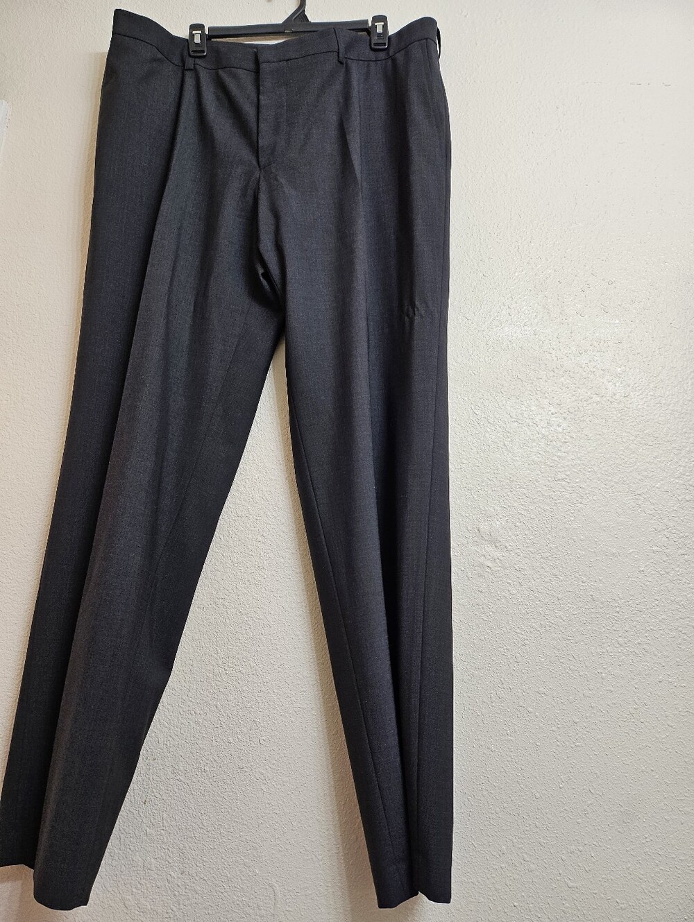 BOSS Hugo Boss Men’s 40R Wool Dress Pants – 98% Virgin Wool